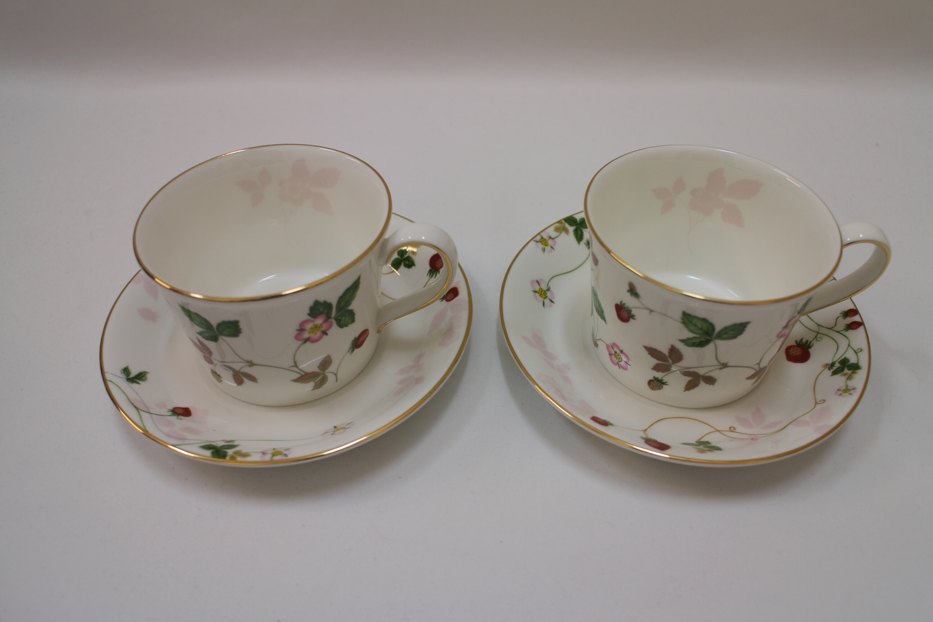 WEDGWOOD　ティーカップ＆ソーサーペア2