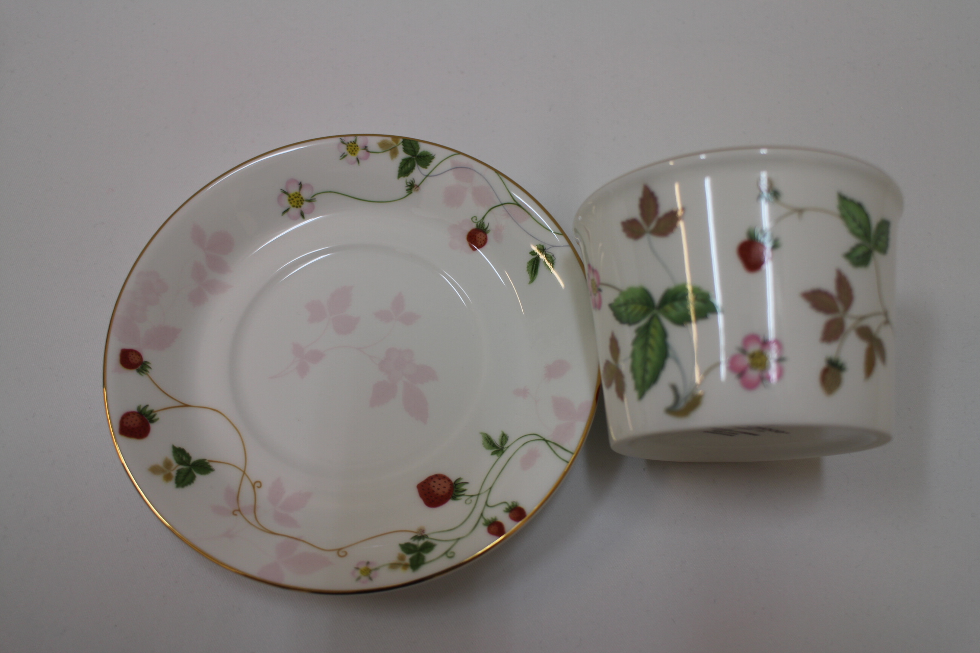 WEDGWOOD　ティーカップ＆ソーサーペア4