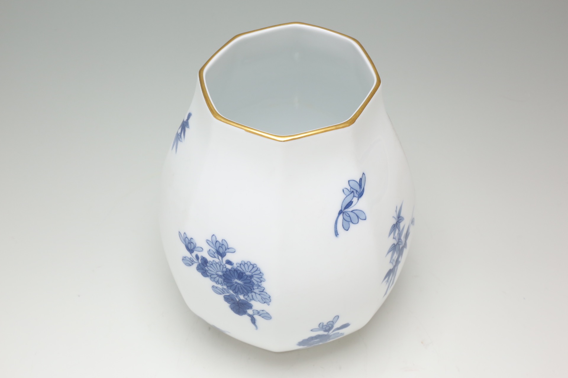 大倉陶器　８角形の花瓶2