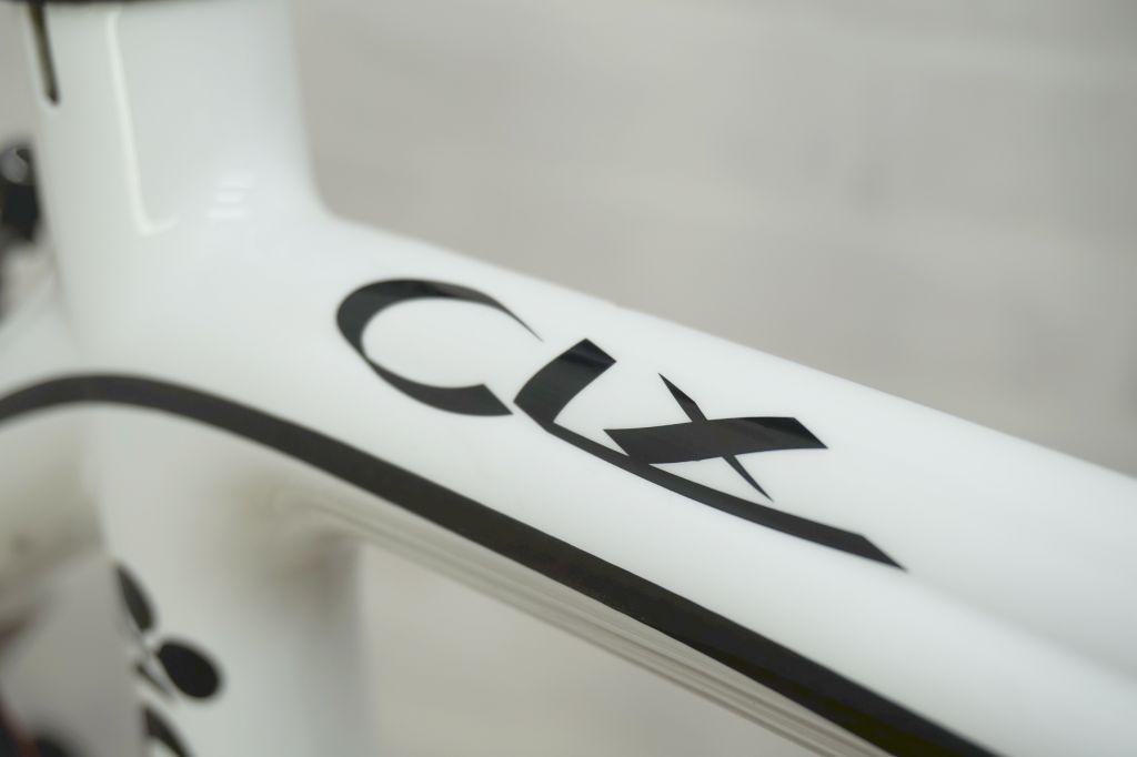 COLNAGO フルカーボンロードバイク　CLX2