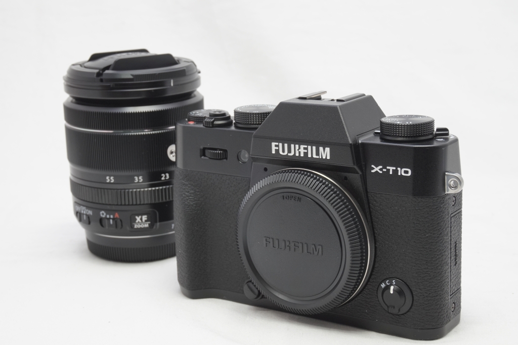 ミラーレス一眼　Fujifilm X-T10 レンズキット　未使用品