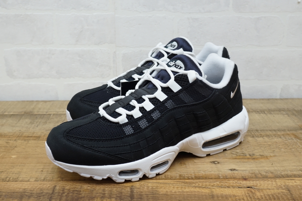 NIKE HTM AIRMAX 952