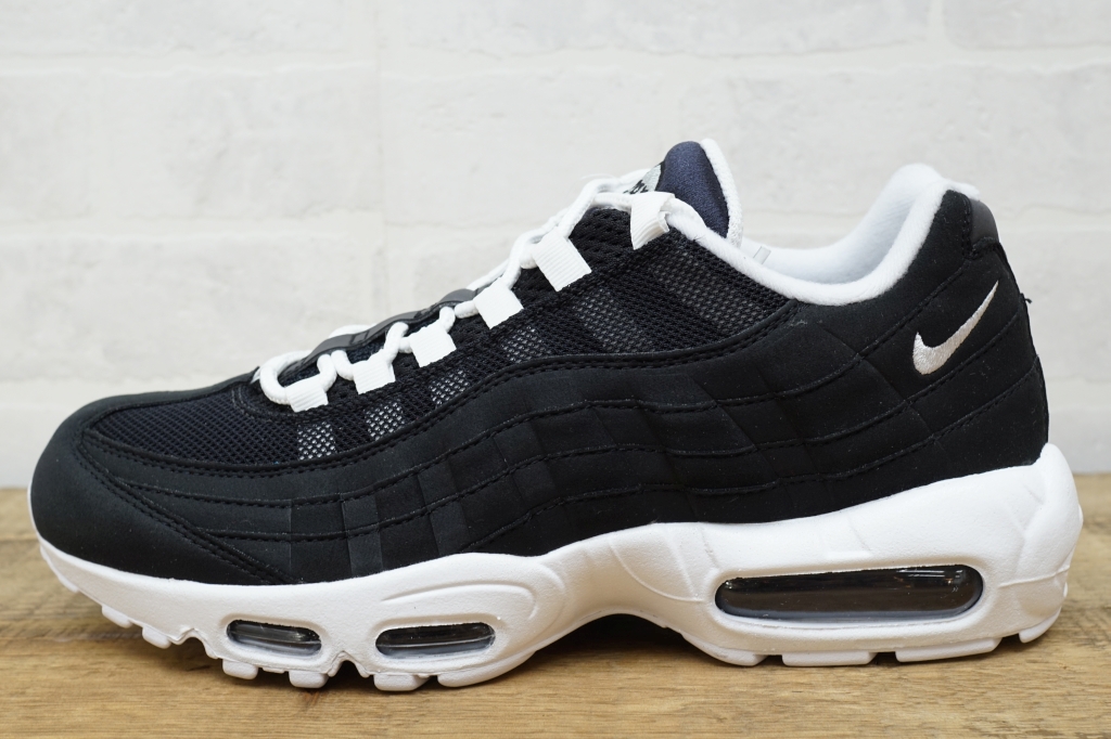 NIKE HTM AIRMAX 953