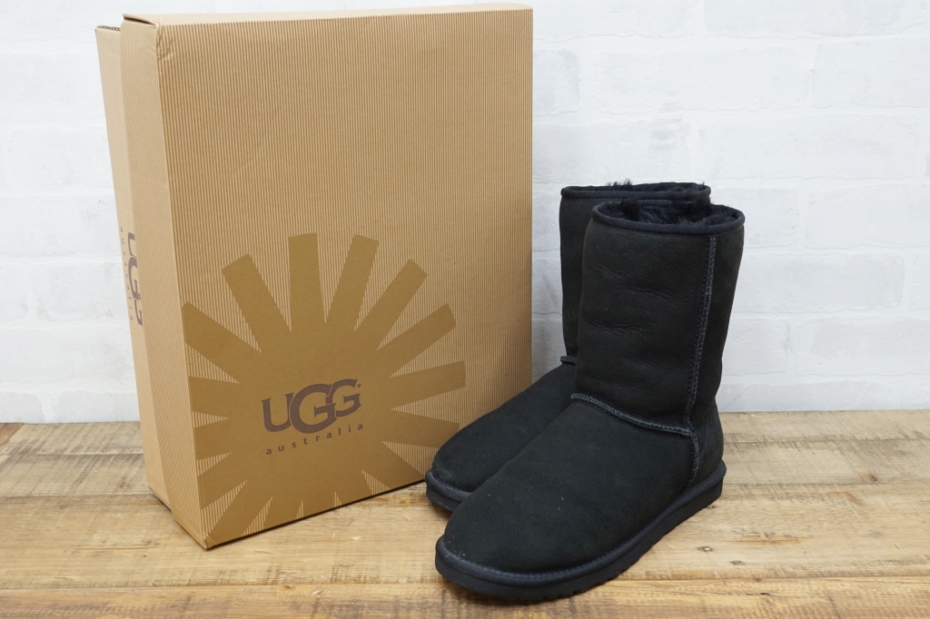 UGG メンズ ムートンブーツ クラシックショート　