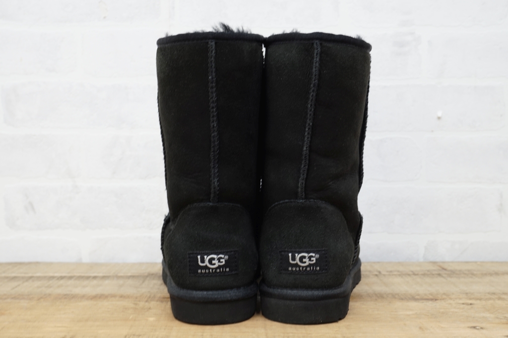 UGG メンズ ムートンブーツ クラシックショート　4