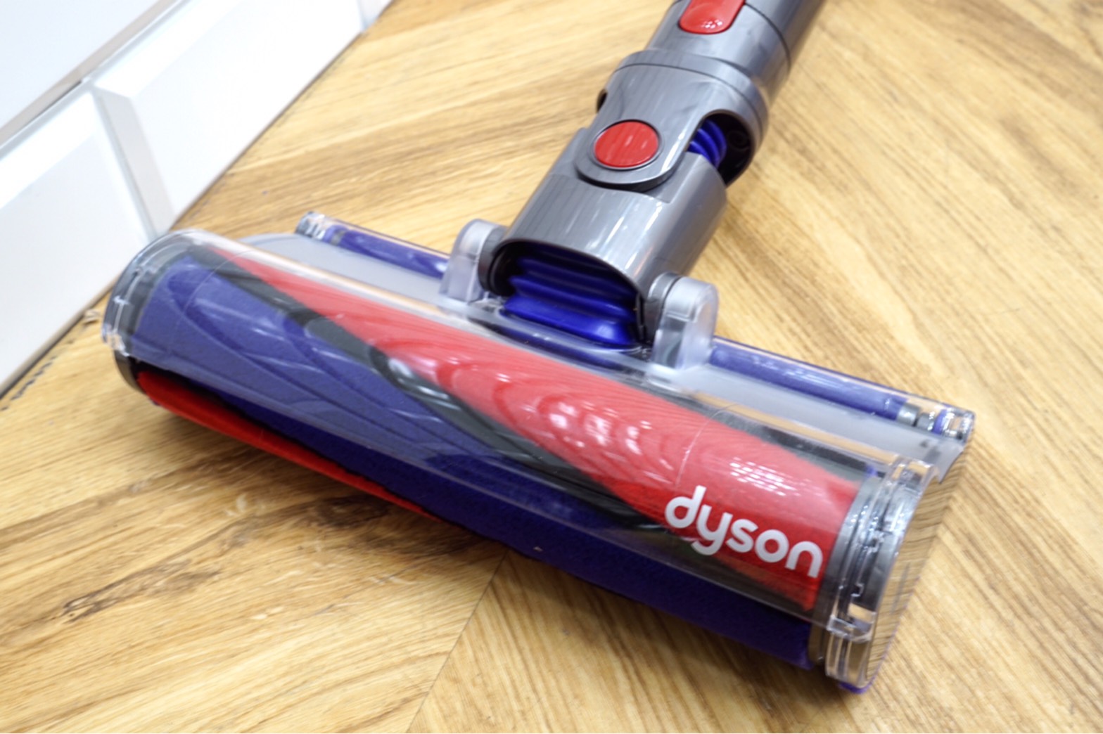 Dyson ダイソン　コードレスクリーナー CYCLONE V10 FLUFFY＋4